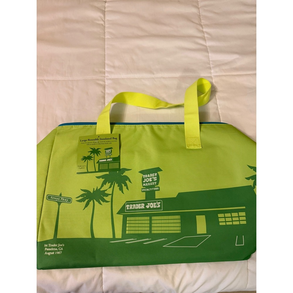 Trader Joes Large Reusable Insulated Cooler Bag Green Pasadena 1967 8 Gallon NEW